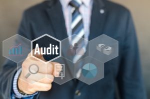 在银行的法律:一个银行auditoría积分部分的新装备auditoría