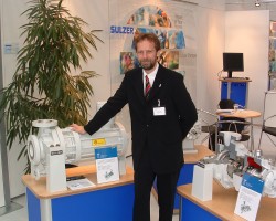 Sulzer's Global Marketing Manager Redvers Paley with pumps of the OH product family