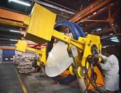 Neue Schwenkantriebe mit Gegengewicht