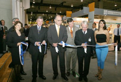 2005年AchemAmerica -尽管经济环境困难，但仍取得积极成果