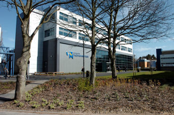 阿姆斯特朗大学综合供暖解决方案降低能源成本和碳影响