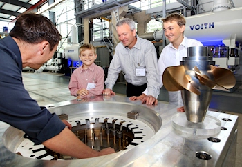 Die kalan - turbine w100 Jahre: Urenkel des Erfinders besucht Voith在海登海姆