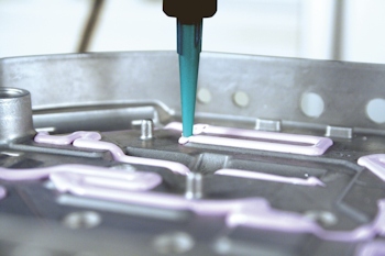 Scherarmes Dosieren von dichtereduzierten Klebstoffen