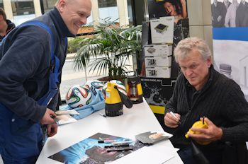 Jung Pumpen spendet an Deutsche Kinderrheuma-Stiftung