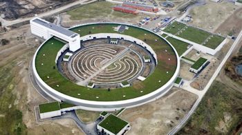 超级显微镜需要格兰富稳定泵