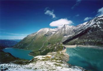 福伊特在2015水电展上展示可靠和环保的电力供应技术