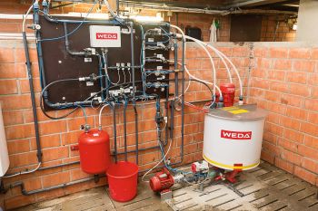 Zuwa’s Nirostar Impeller Pump Becomes Part of a Fully Automatic Device for Pig Feeding
