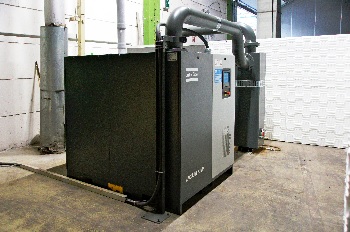 Poresta Systems带来Wannenträger mit drehzahlgeregelter Vakuumpumpe von Atlas Copco in Form