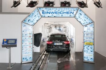 在一辆热锅里，用热车来做一辆热锅的喷锅