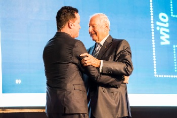 Jochen博士Opländer任命Oliver Hermes为其业务继承人