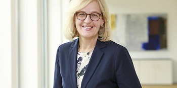 欧盟选举克劳迪娅·卡斯特-埃克斯纳为新任主席