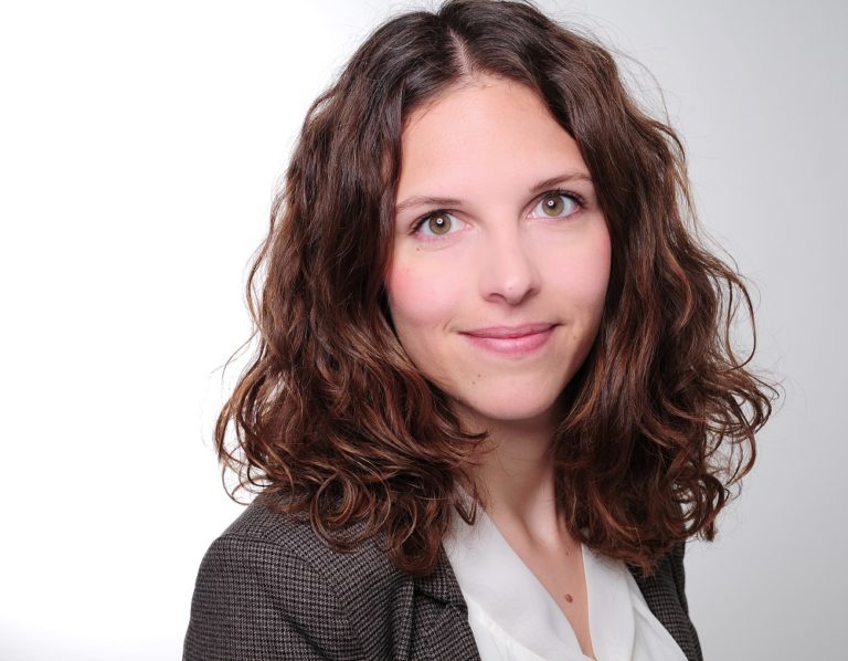 Simone Angster übernimmt die Leitung der DECHEMA-Kommunikation