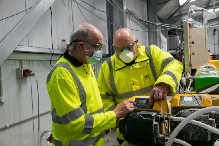 用紫丁的心来增强紫丁的高胸