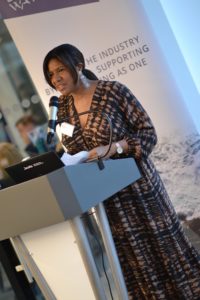 数字化转型既带来危险，也带来机遇